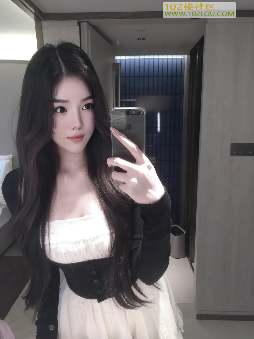 露脸照2.png
